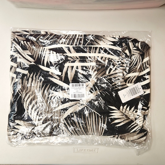 ❤️NWT VINTAGE TORRID CAMI - TROPICAL PALMS - ADJUSTABLE STRAP - SUPER SOFT TANK - Picture 15 of 16